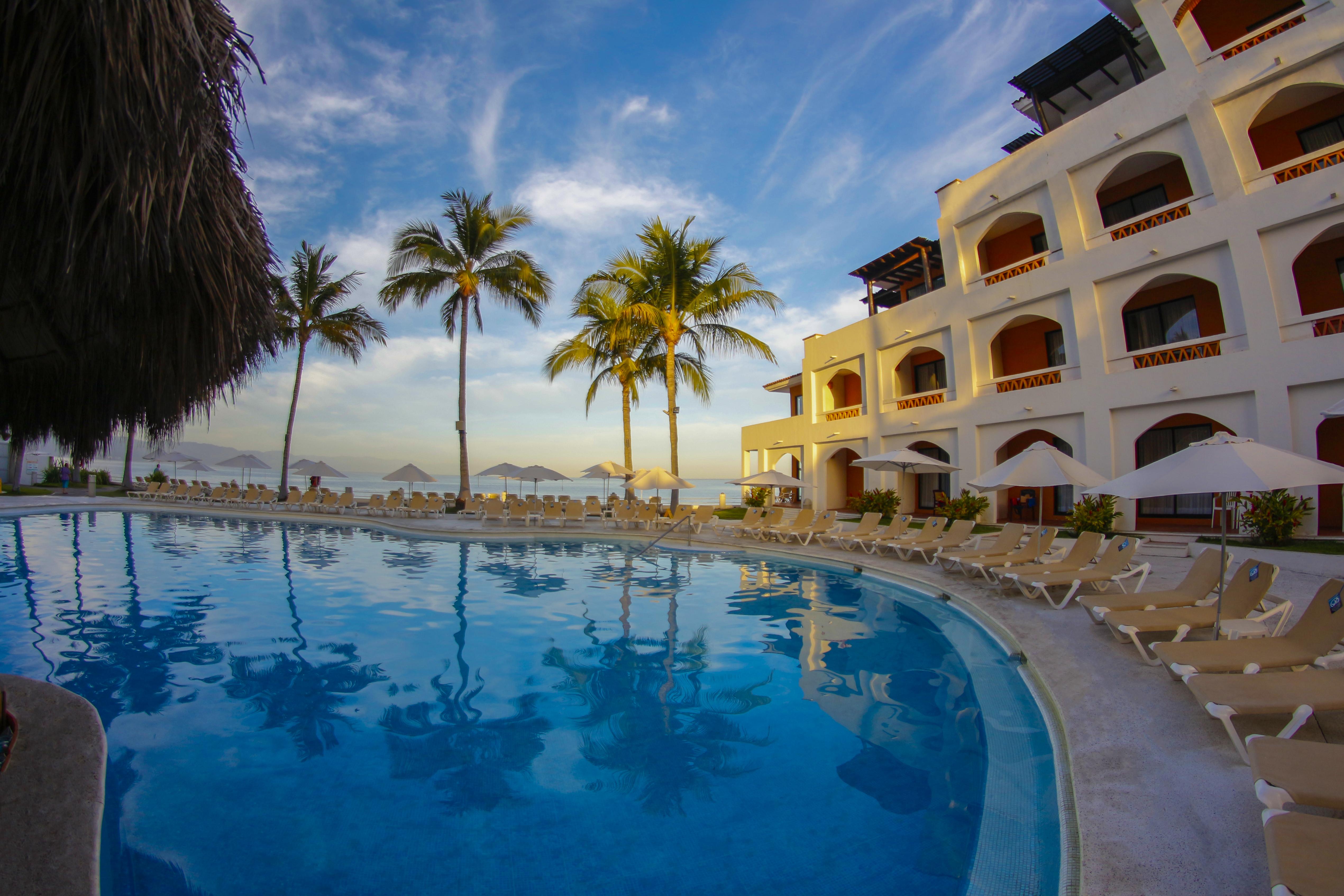 ᐉ PLAZA PELICANOS CLUB BEACH RESORT ⋆⋆⋆⋆ ( PUERTO VALLARTA, MEXICO ) REAL  PHOTOS & GREAT DEALS